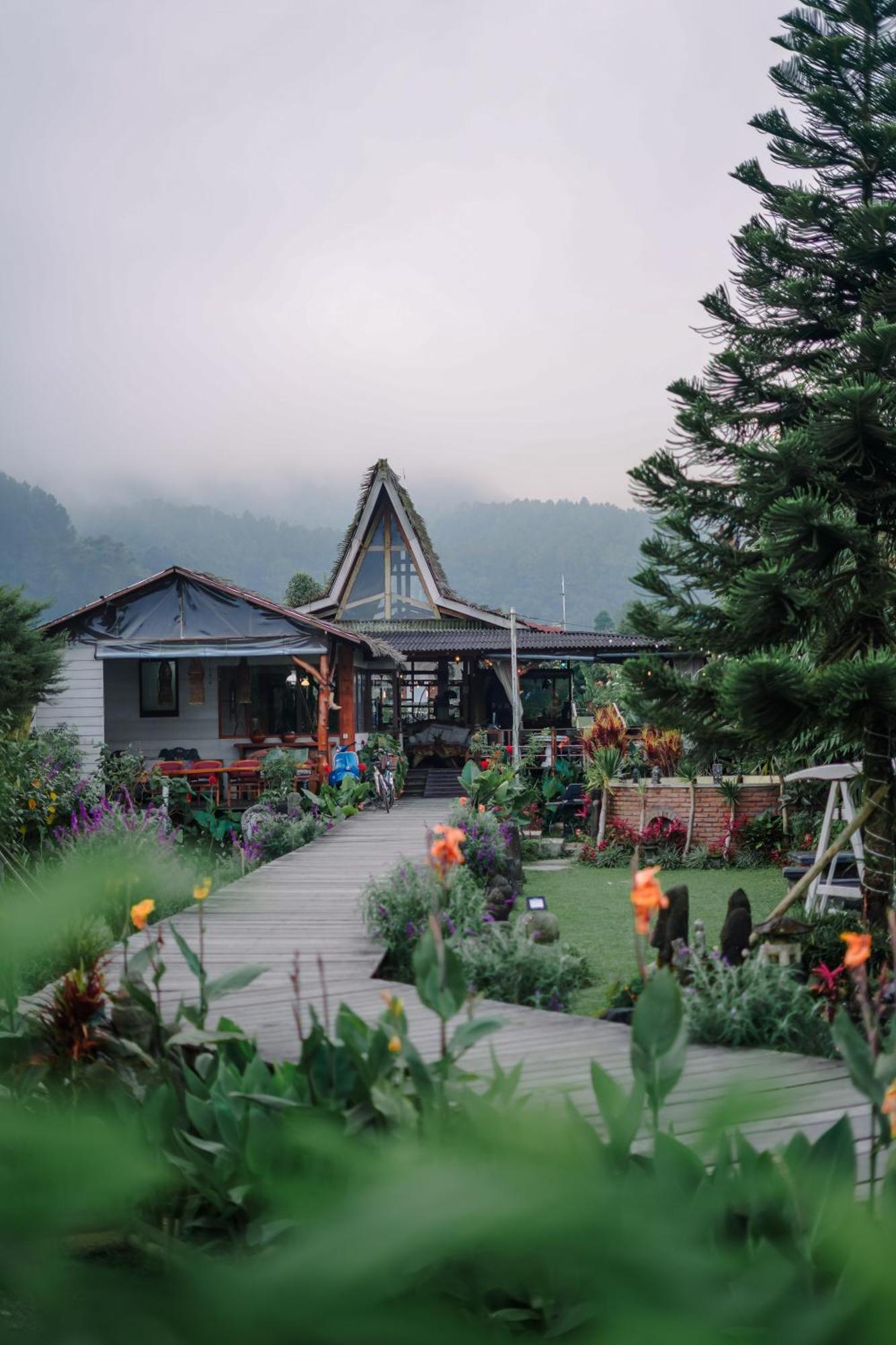 Pondanu Cabins By The Lake Bedugul  Eksteriør billede